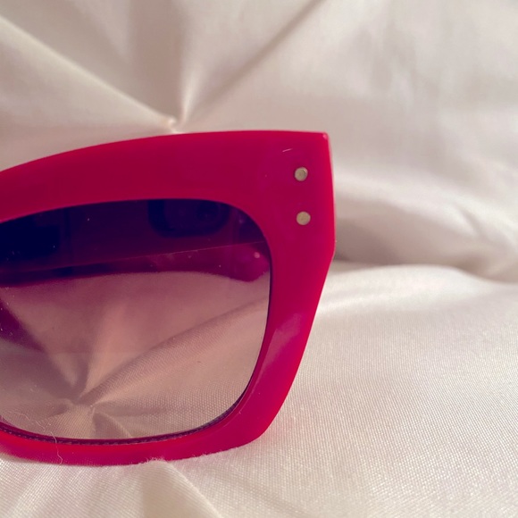 NEW RED SUNGLASSES - Picture 2 of 3